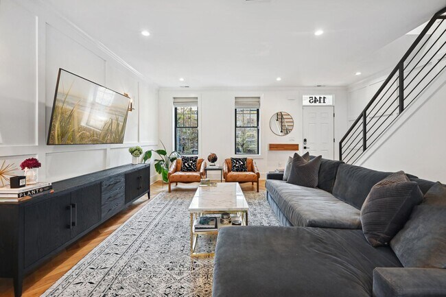Building Photo - FURNISHED style in NoMA with Garage Parking