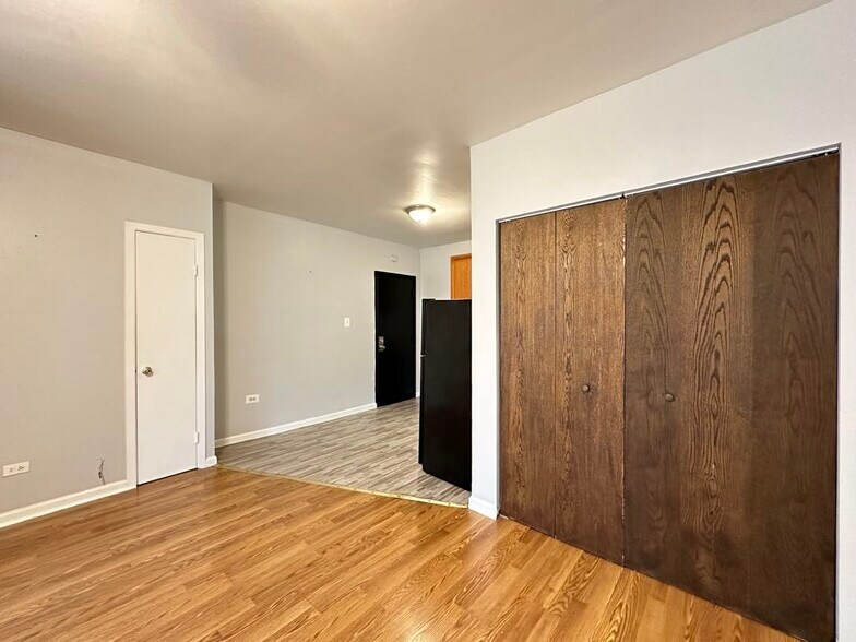 Building Photo - 5710 N Winthrop Ave