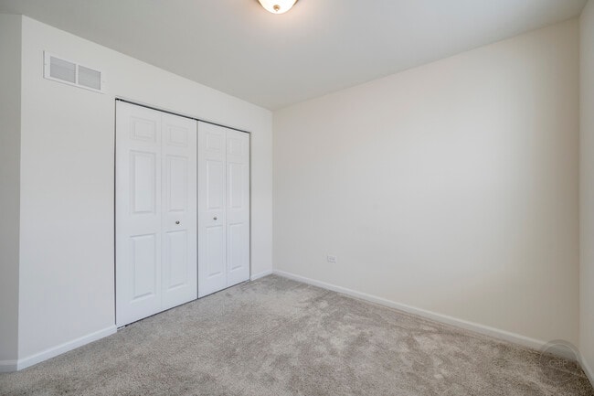 Building Photo - 4138 Irving Rd