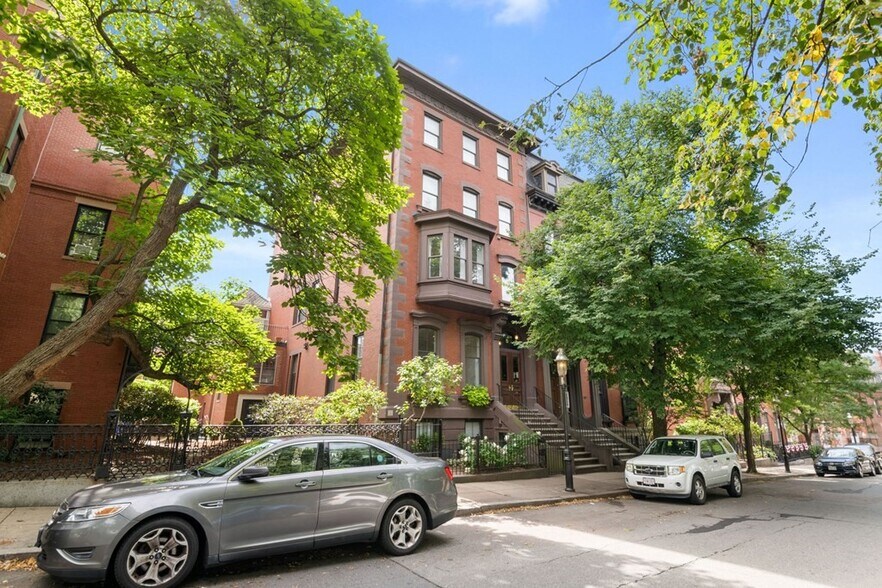 Building Photo - 5 Monument Sq