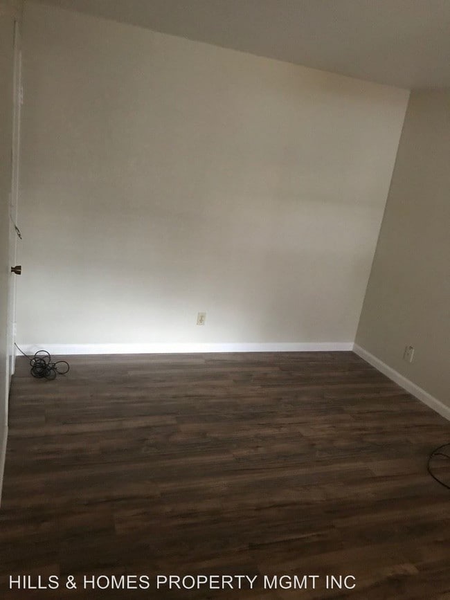 Building Photo - 1305 Southwest Blvd