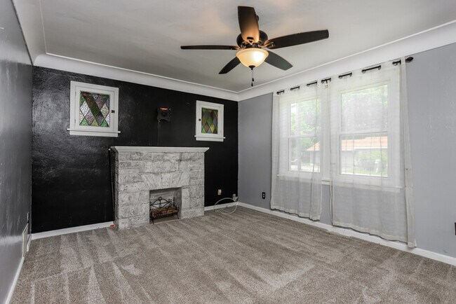 Building Photo - Cute 3-Bedroom Home