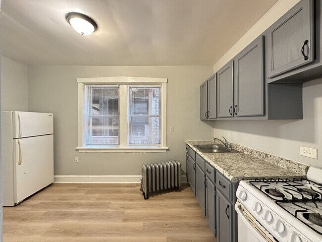 Building Photo - 4827 N Springfield Ave