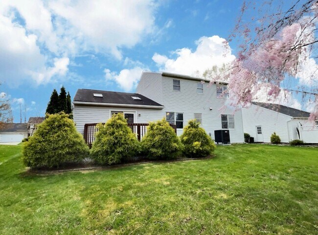 Building Photo - 46 White Oak Blvd
