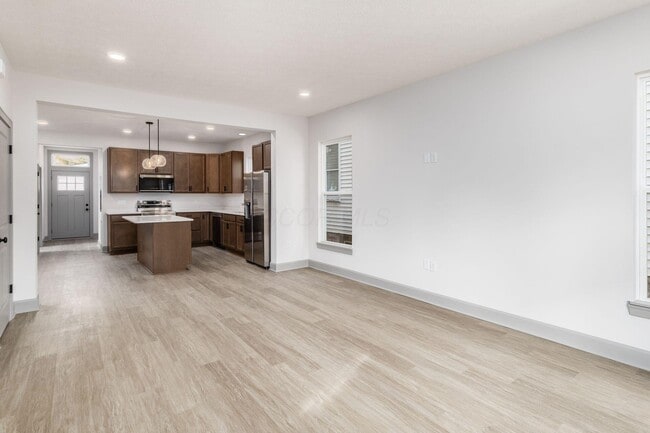 Building Photo - 55 Brehl Ave