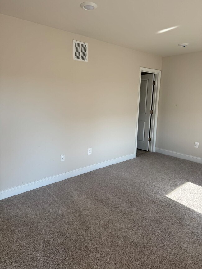 Building Photo - 35422 Wright Way