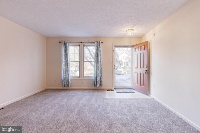 Building Photo - 5 Weyanoke Ct