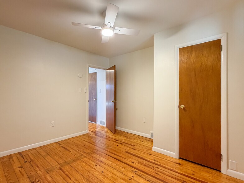 Building Photo - 3928 Oregon Pike