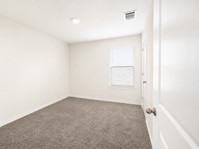 Building Photo - 819 Sunrise Ln