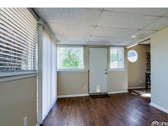 Building Photo - Students Welcome! 4 Bedroom 2 bath split level home - Available in June!