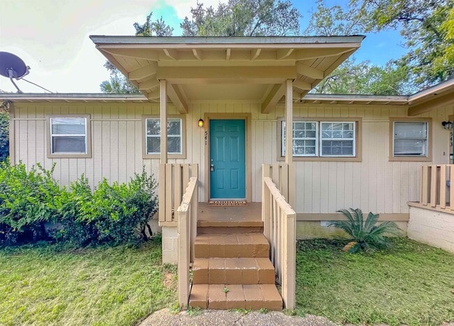 Building Photo - 543 Okaloosa St