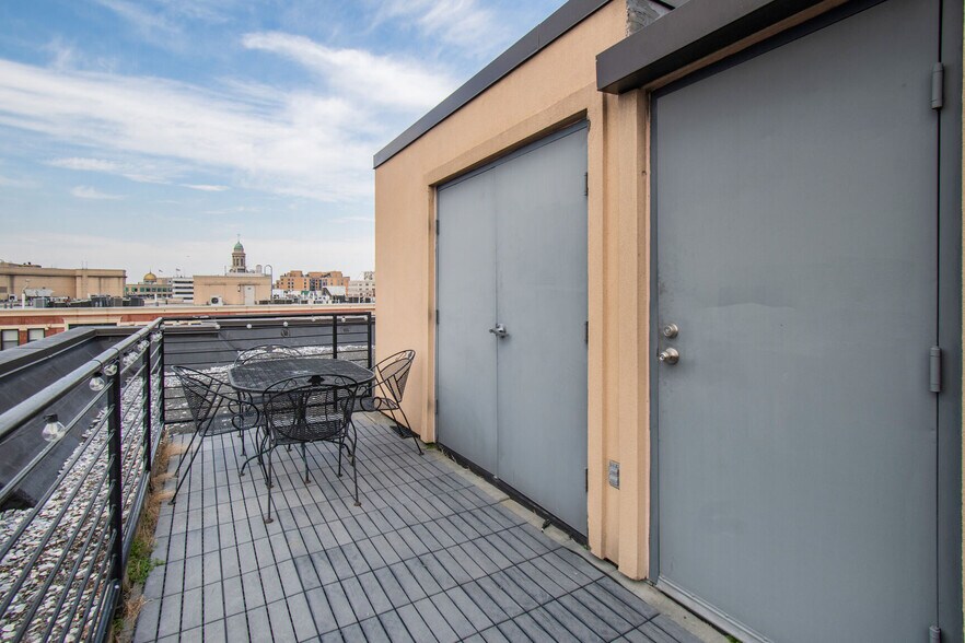 Building Photo - 1209 13th St NW