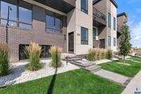 Building Photo - 2807 S Terry Ave