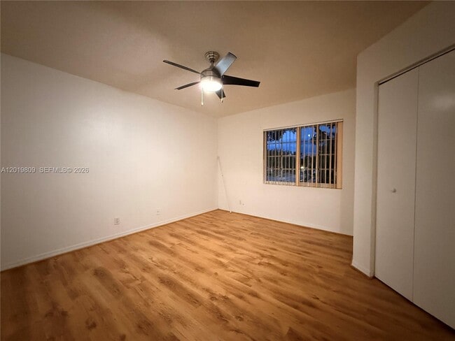 Building Photo - 2078 Madeira Dr