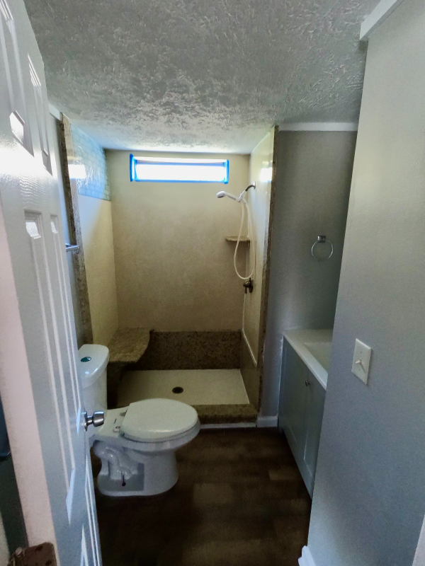 Building Photo - 437 Persimmon Ln