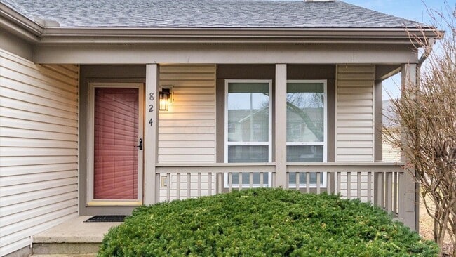 Building Photo - 824 Crofton Pl