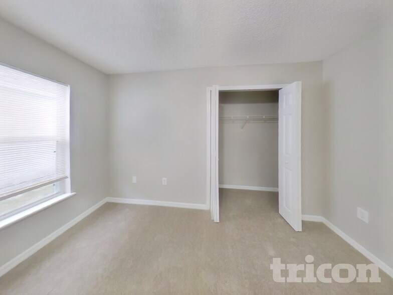 Building Photo - 7439 Lawn Tennis Ln