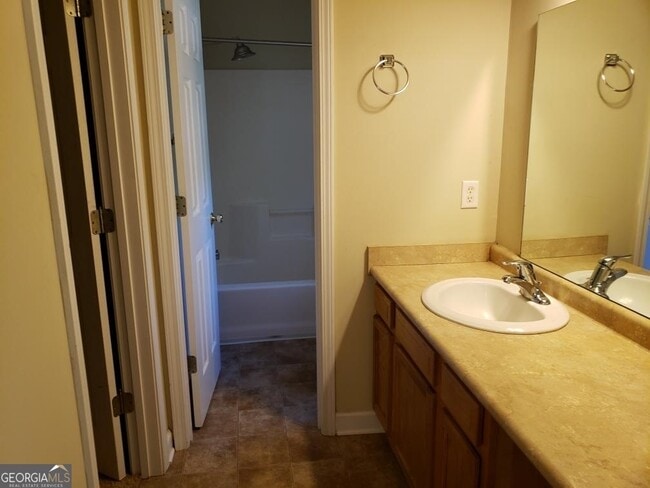 Building Photo - 1254 Lakeview Rd