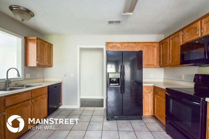 Building Photo - 8306 Red Creek Dr