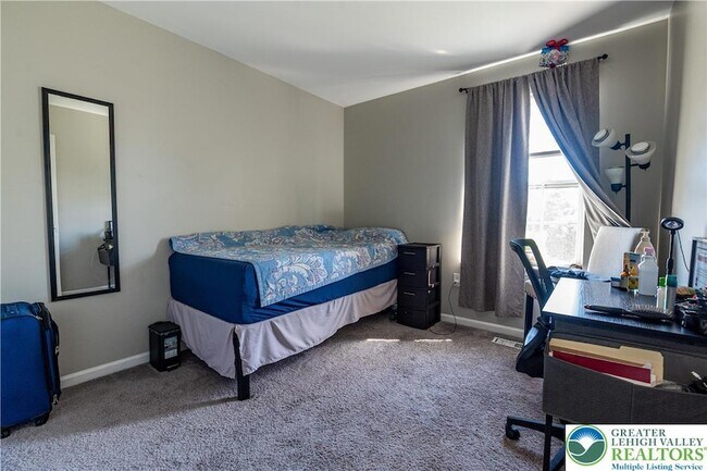 Building Photo - 2512 Gila Dr