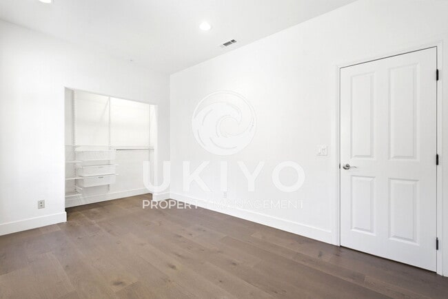 Building Photo - 2933 McClure St