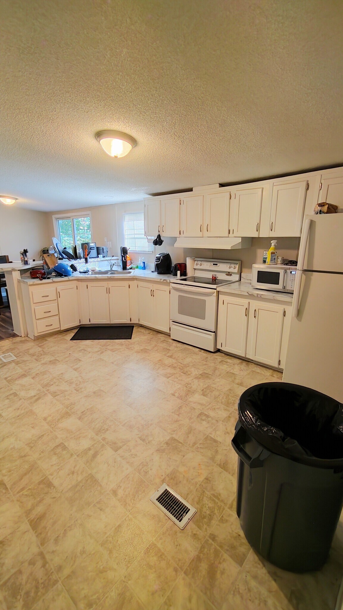 Building Photo - 3675 Vickery Dr