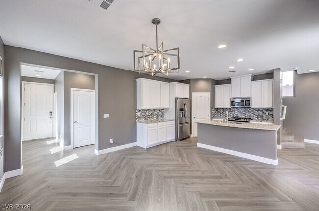 Building Photo - 12420 Pinetina St