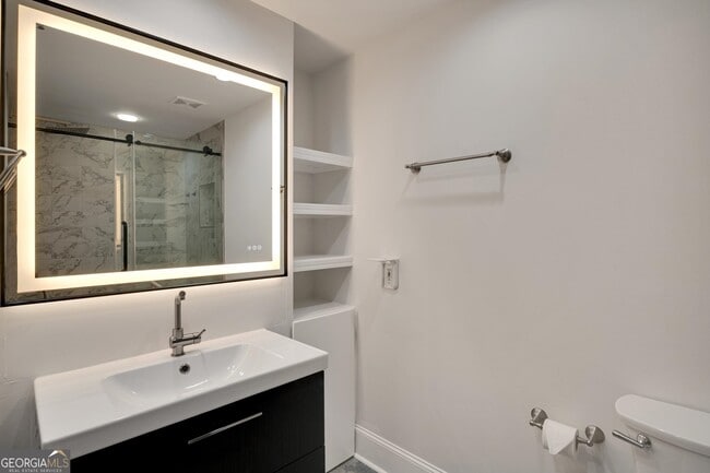 Building Photo - 1101 Juniper St NE