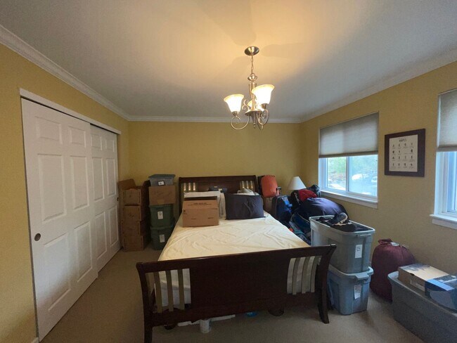 Building Photo - 3-bed, 2-bath GIANT townhouse + GARAGE, BA...