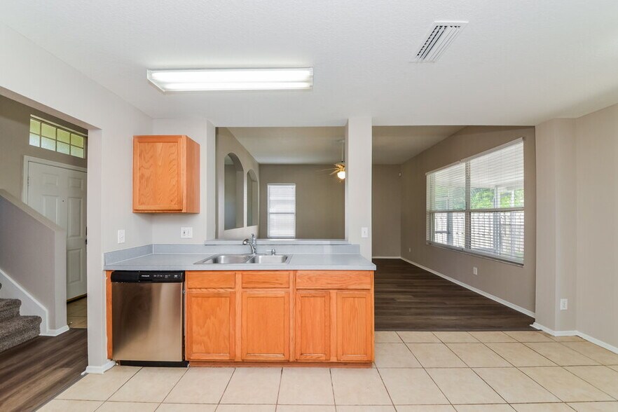 Building Photo - 4033 Banbury Cir