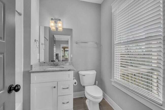 Building Photo - 1801A Sevier St