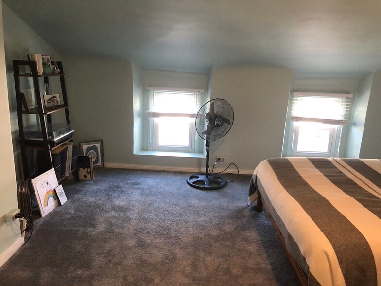 Bedroom 3 - 4346 Cresson St