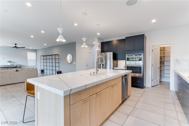 Building Photo - 214 Abbey Hill St