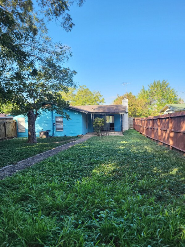 Building Photo - 214 Early Way Dr