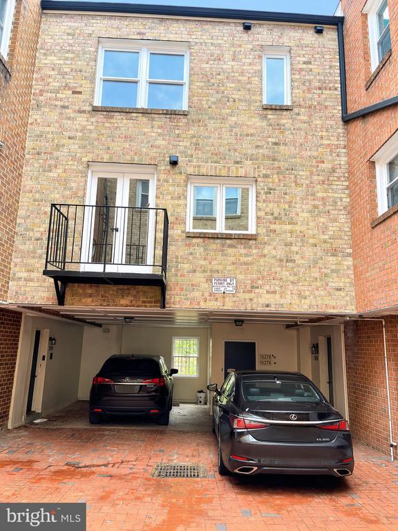 Building Photo - 1527 N Colonial Terrace