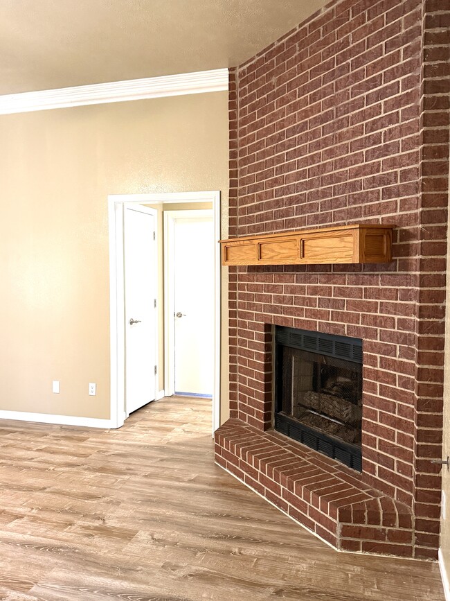 Building Photo - 1505 Richland Ct N
