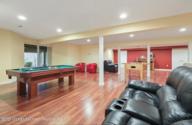 Building Photo - 29 Northwoods Rd