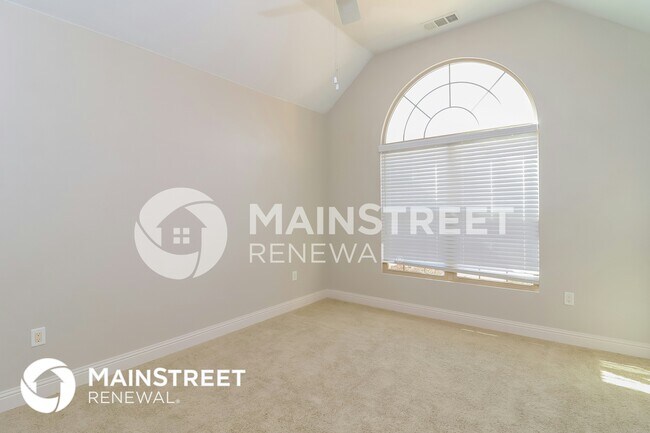 Building Photo - 8861 Creek Run Rd