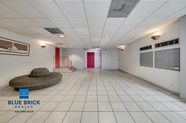 Building Photo - 8430 Cedros Ave