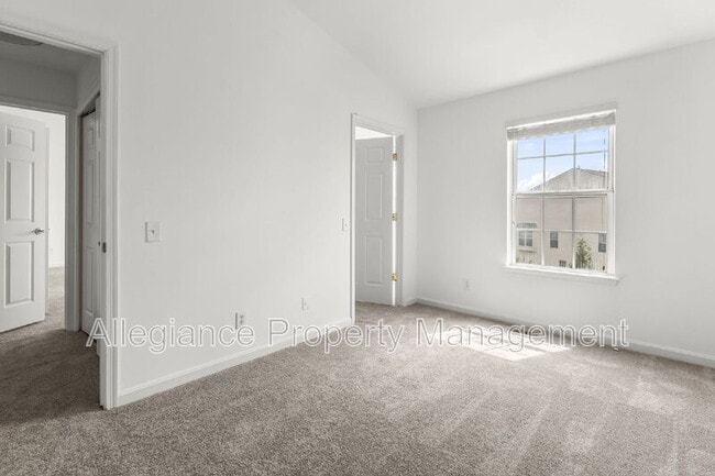 Building Photo - 45490 Whistling Terrace