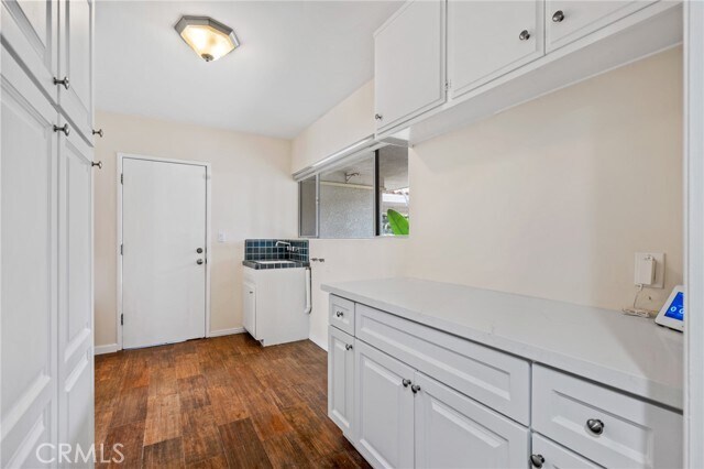 Building Photo - 7117 Avenida Altisima