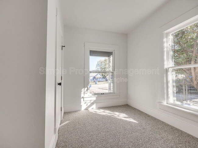Building Photo - 811 W Wade St
