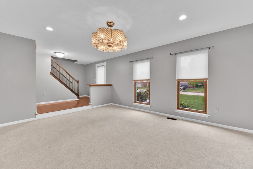 Building Photo - 34572 Bunker Hill Dr