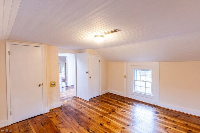 Building Photo - 7889 Blenheim Rd