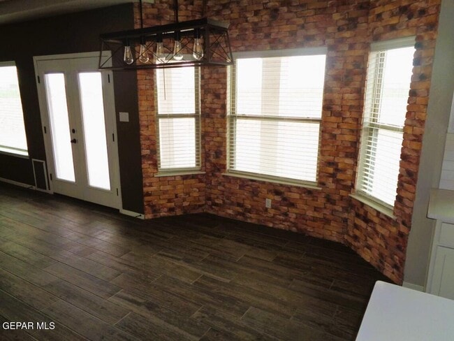 Building Photo - 13513 Coldham St