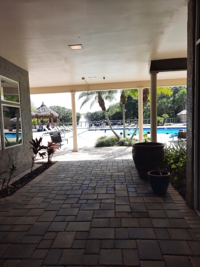 Building Photo - 10505 Waterview Ct