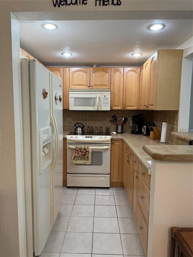 Building Photo - 42 Tilford C