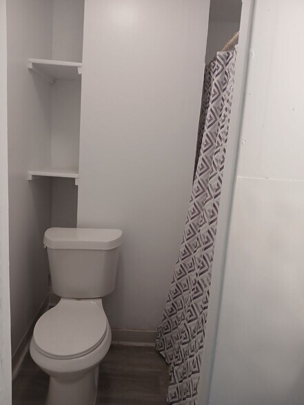 Building Photo - 848 Lovett Pl