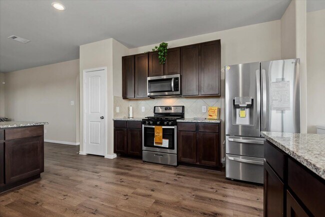 Building Photo - 5639 Brooklyn Rose Dr