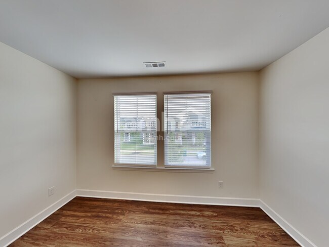 Building Photo - 5079 Trailwater Dr